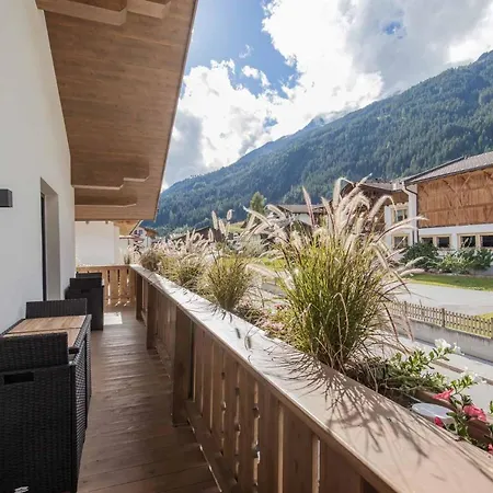 Seven Summits Apartment